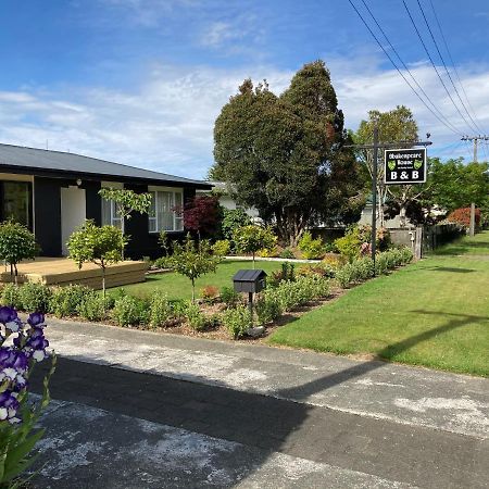 Shakespeare House Bed and Breakfast Te Anau Buitenkant foto