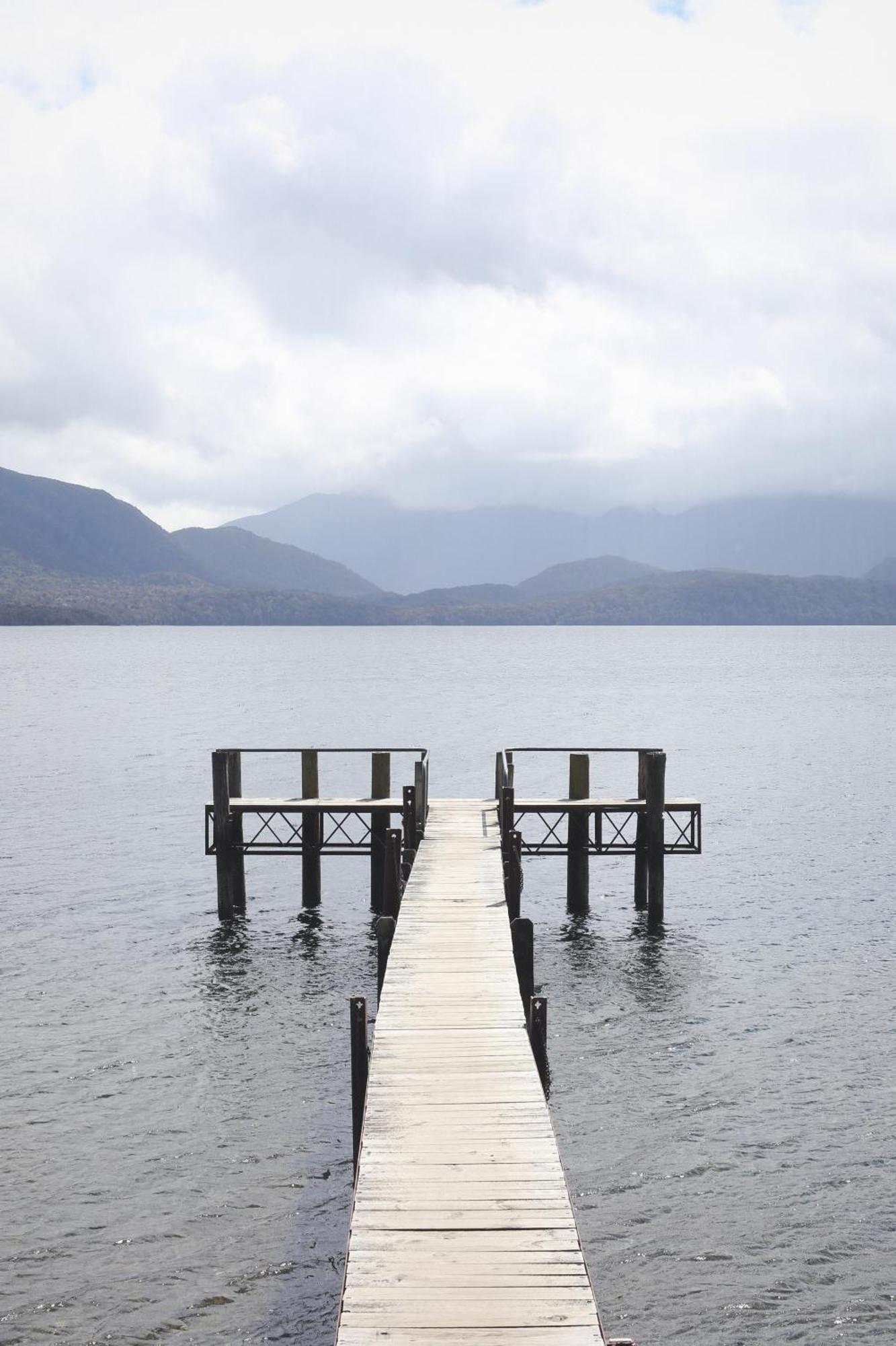 Shakespeare House Bed and Breakfast Te Anau Buitenkant foto