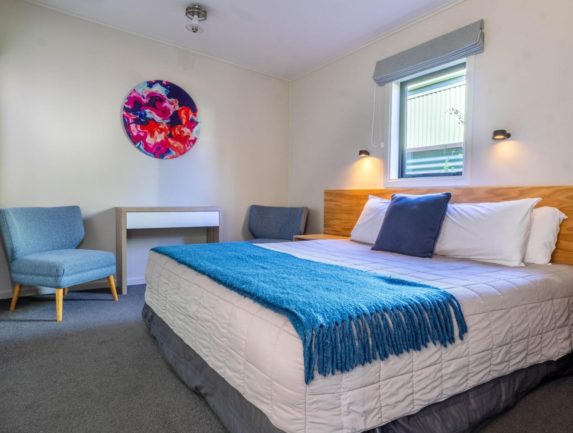 Shakespeare House Bed and Breakfast Te Anau Buitenkant foto