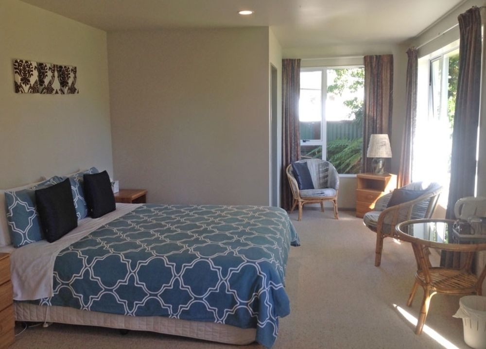 Shakespeare House Bed and Breakfast Te Anau Buitenkant foto