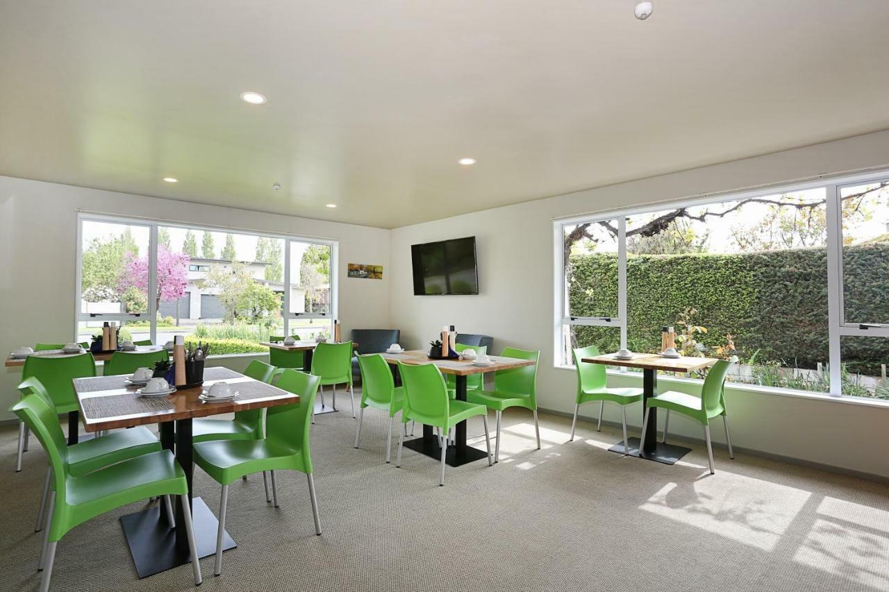 Shakespeare House Bed and Breakfast Te Anau Buitenkant foto